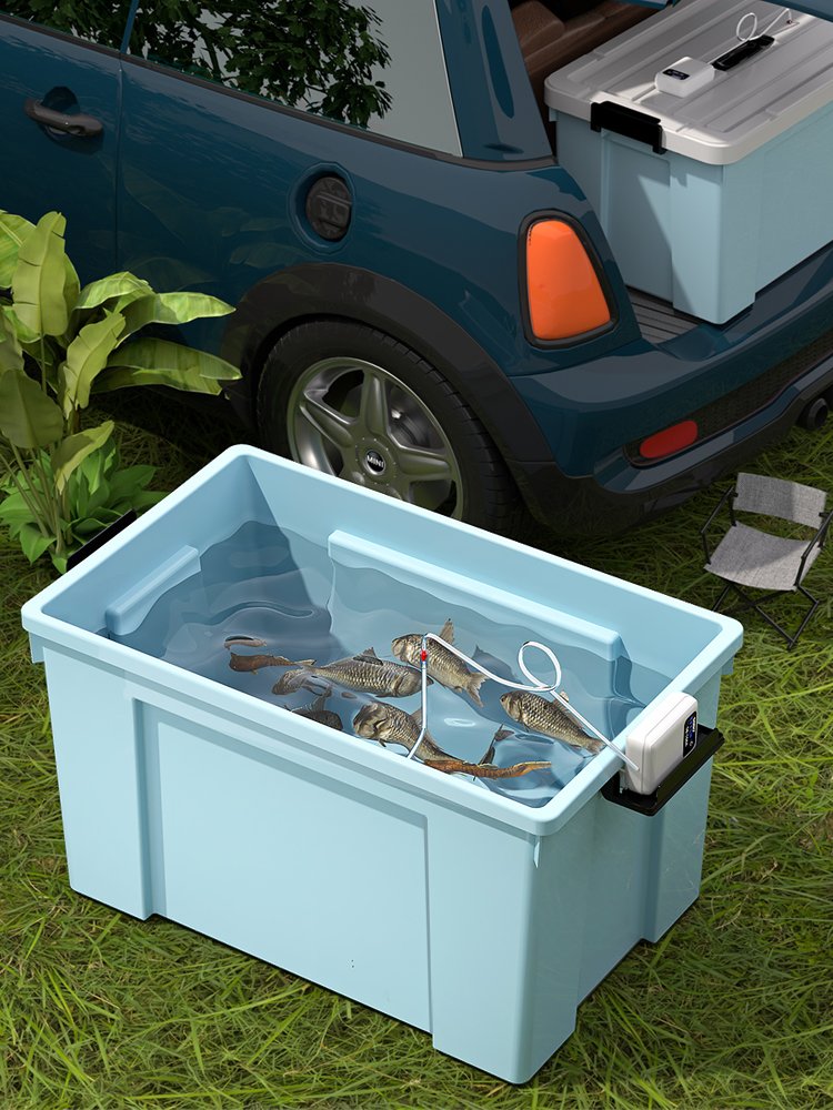 A new 2023 fish tank full of live fish drums, thick enough to sit on an aerobic pump and feed the bucket